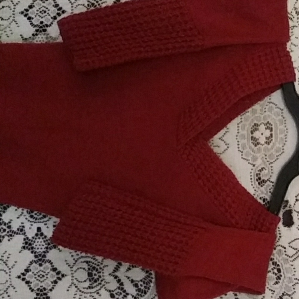 sweater - Picture 3 of 4